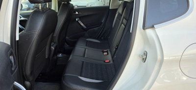Peugeot 2008 e-HDi 92 CV Stop&Start Allure (12)