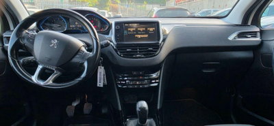 Peugeot 2008 e-HDi 92 CV Stop&Start Allure (13)