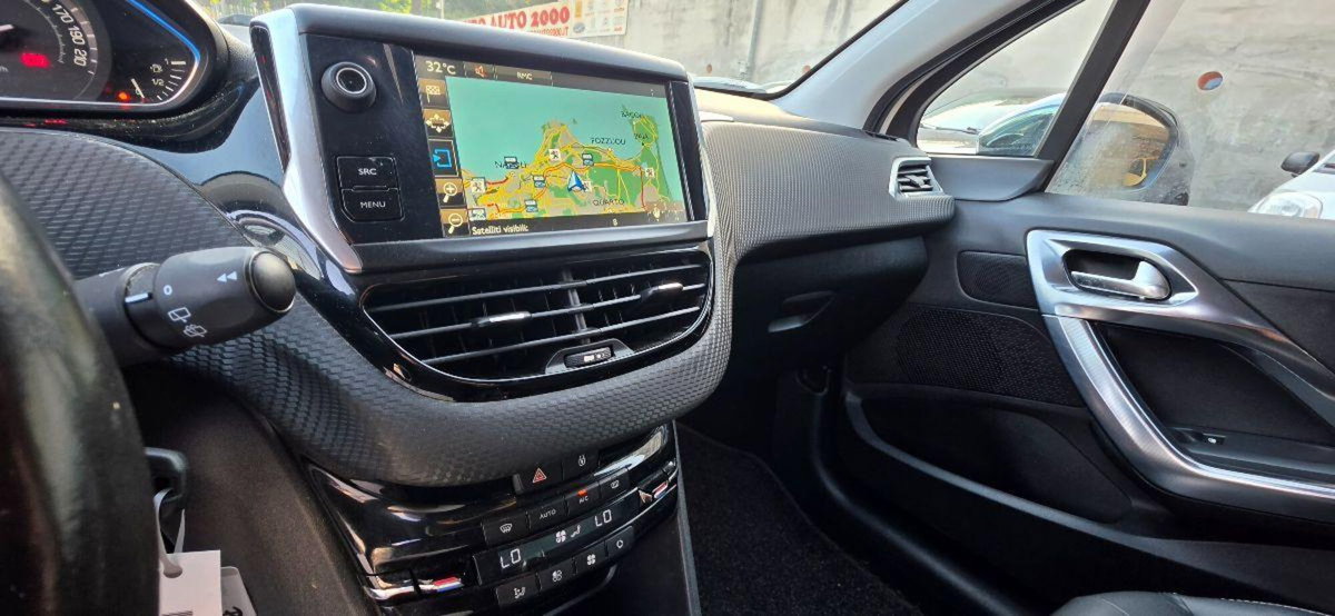 Peugeot 2008 e-HDi 92 CV Stop&Start Allure (14)