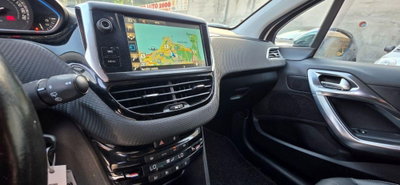 Peugeot 2008 e-HDi 92 CV Stop&Start Allure (14)