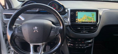 Peugeot 2008 e-HDi 92 CV Stop&Start Allure (19)