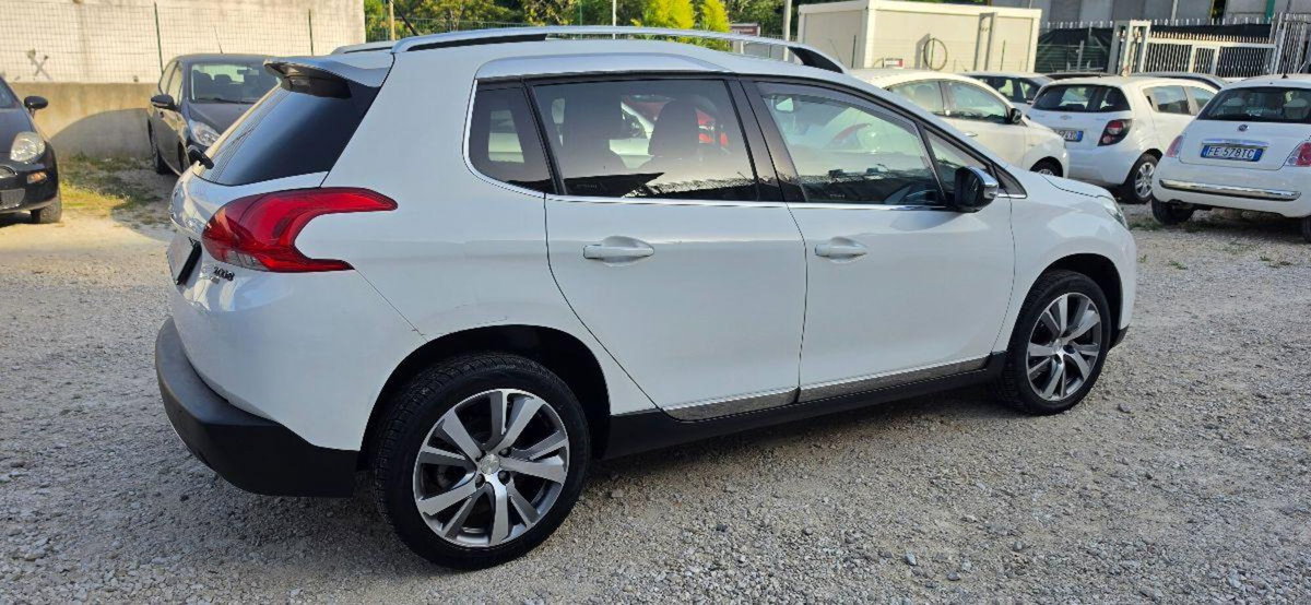 Peugeot 2008 e-HDi 92 CV Stop&Start Allure (7)