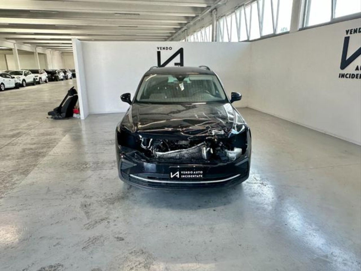 Volkswagen Tiguan 2.0 TDI 150 CV SCR DSG 4MOTION Life (2)