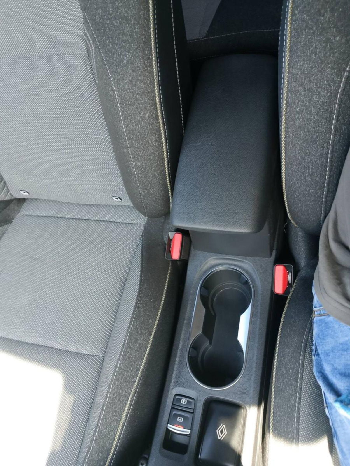 Renault Captur TCe 100 CV GPL Techno (17)