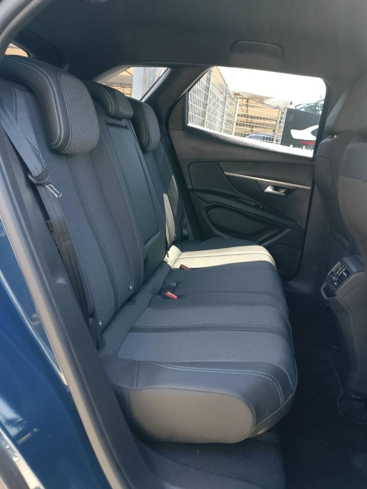 Peugeot 3008 BlueHDi 130 S&S EAT8 GT Line (11)