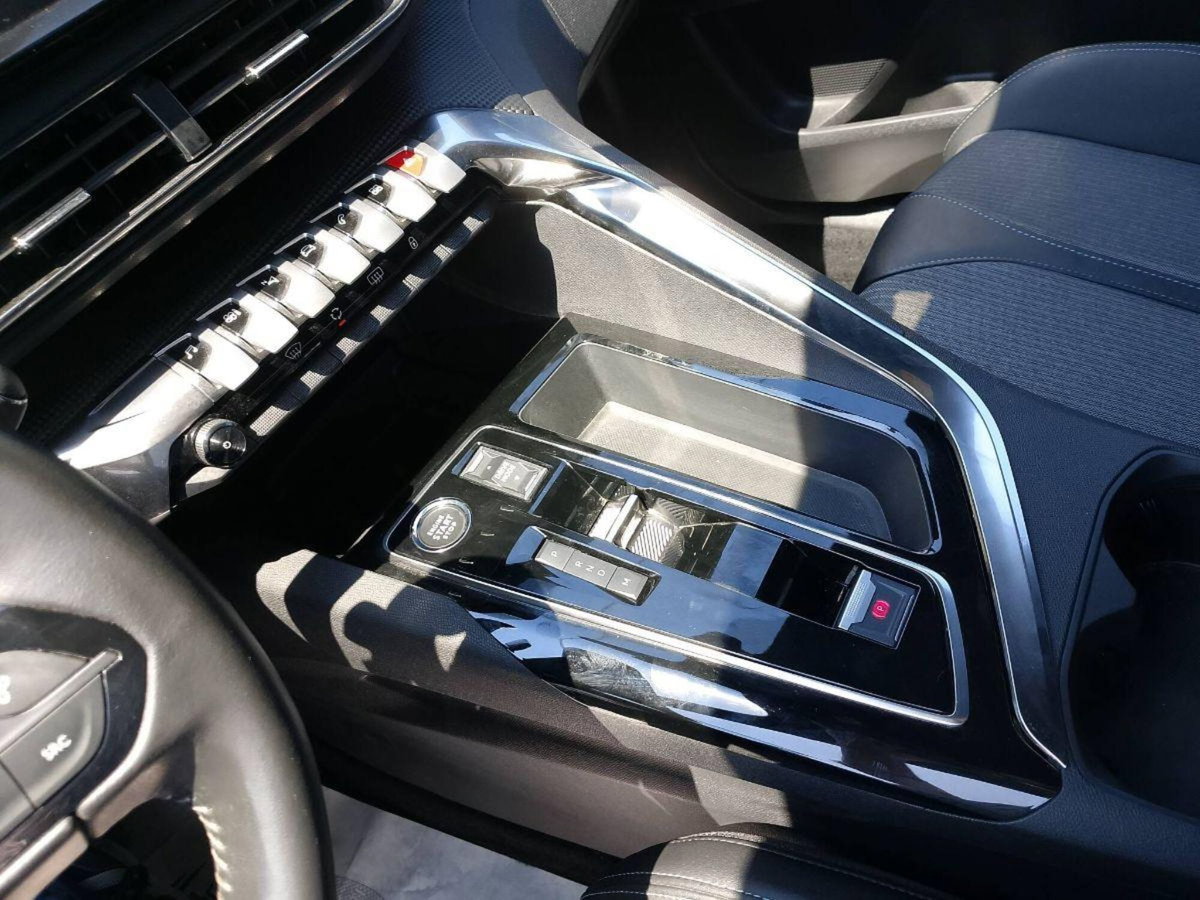 Peugeot 3008 BlueHDi 130 S&S EAT8 GT Line (14)