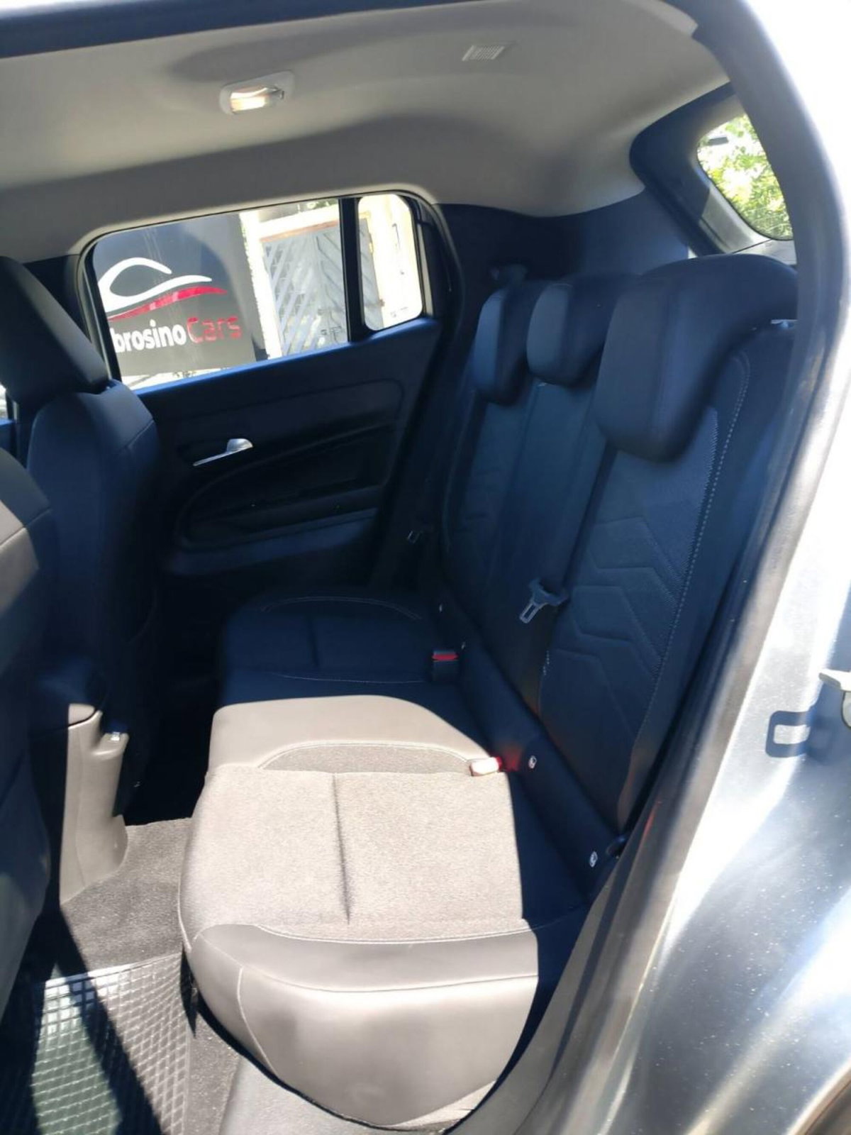 Jeep Avenger 1.2 turbo Summit fwd 100cv (11)