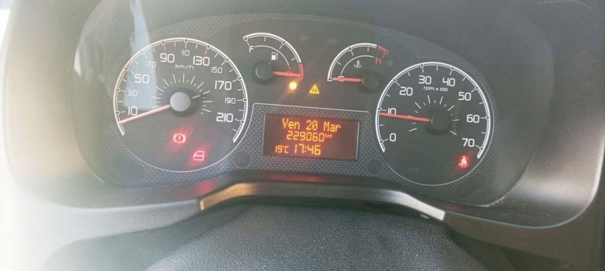 Fiat Fiorino 1.3 MJT 80CV Combinato (11)
