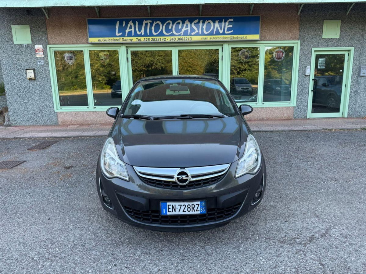 Opel Corsa 1.2 5 porte Edition (2)