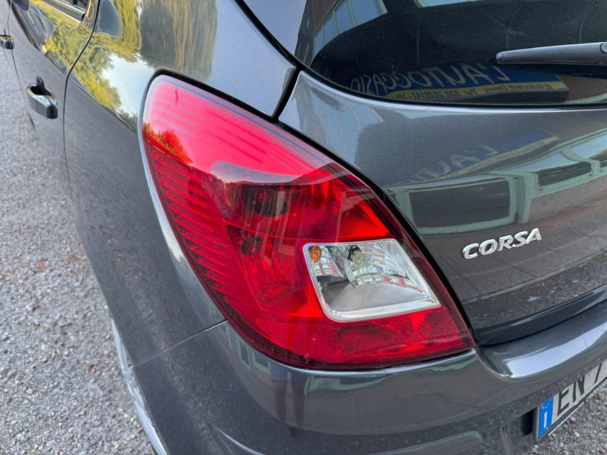 Opel Corsa 1.2 5 porte Edition (20)