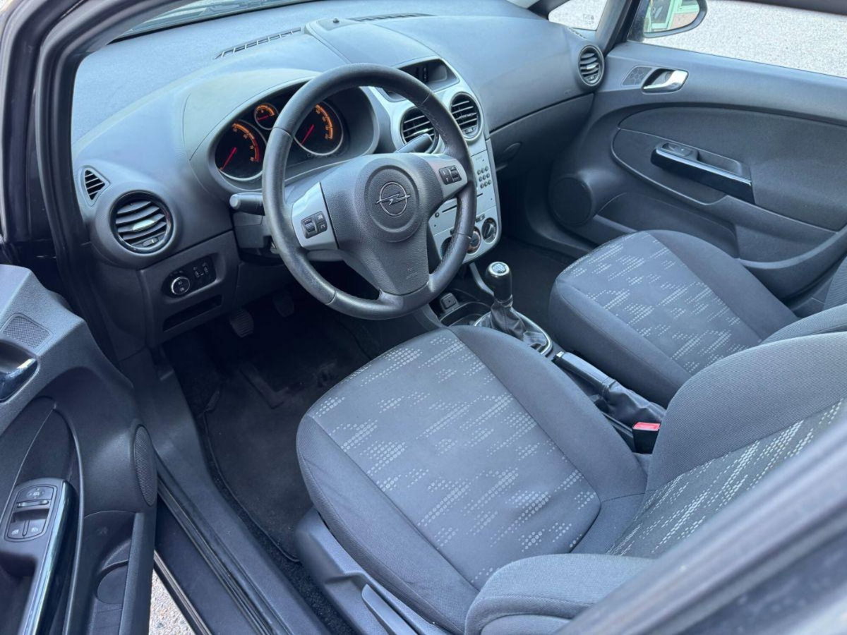 Opel Corsa 1.2 5 porte Edition (7)