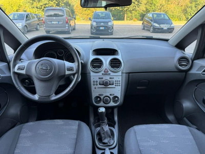 Opel Corsa 1.2 5 porte Edition (8)