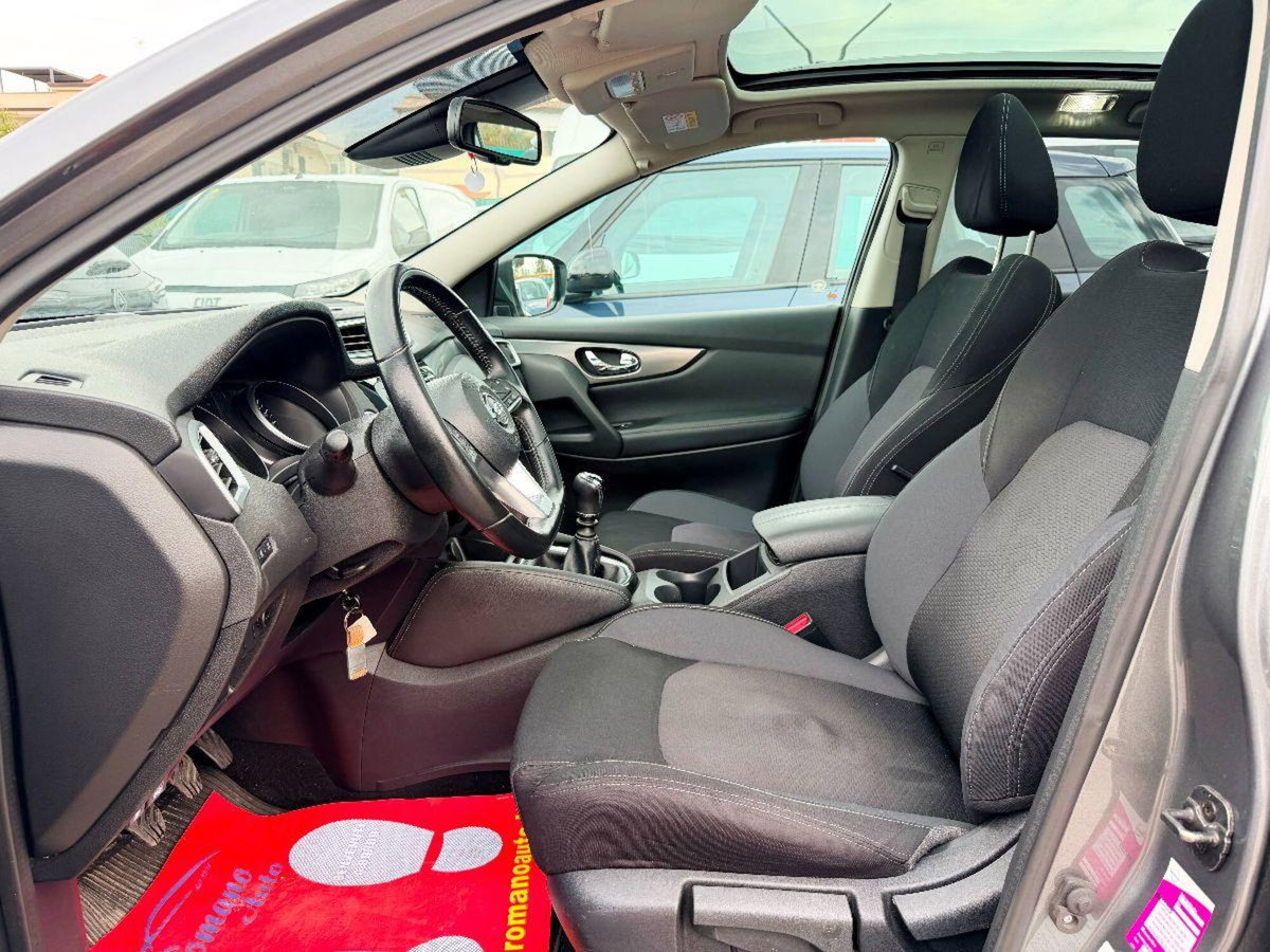 Nissan Qashqai 1.5 dCi N-Connecta (12)