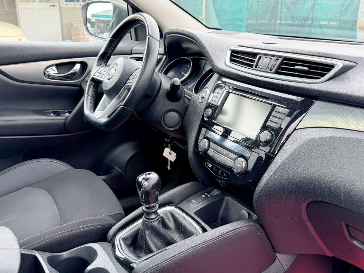 Nissan Qashqai 1.5 dCi N-Connecta (8)
