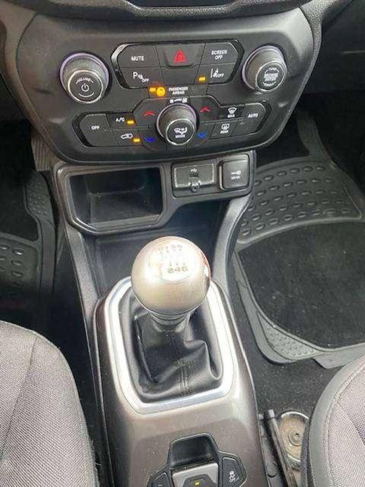 Jeep Renegade 1.0 T3 Limited (13)