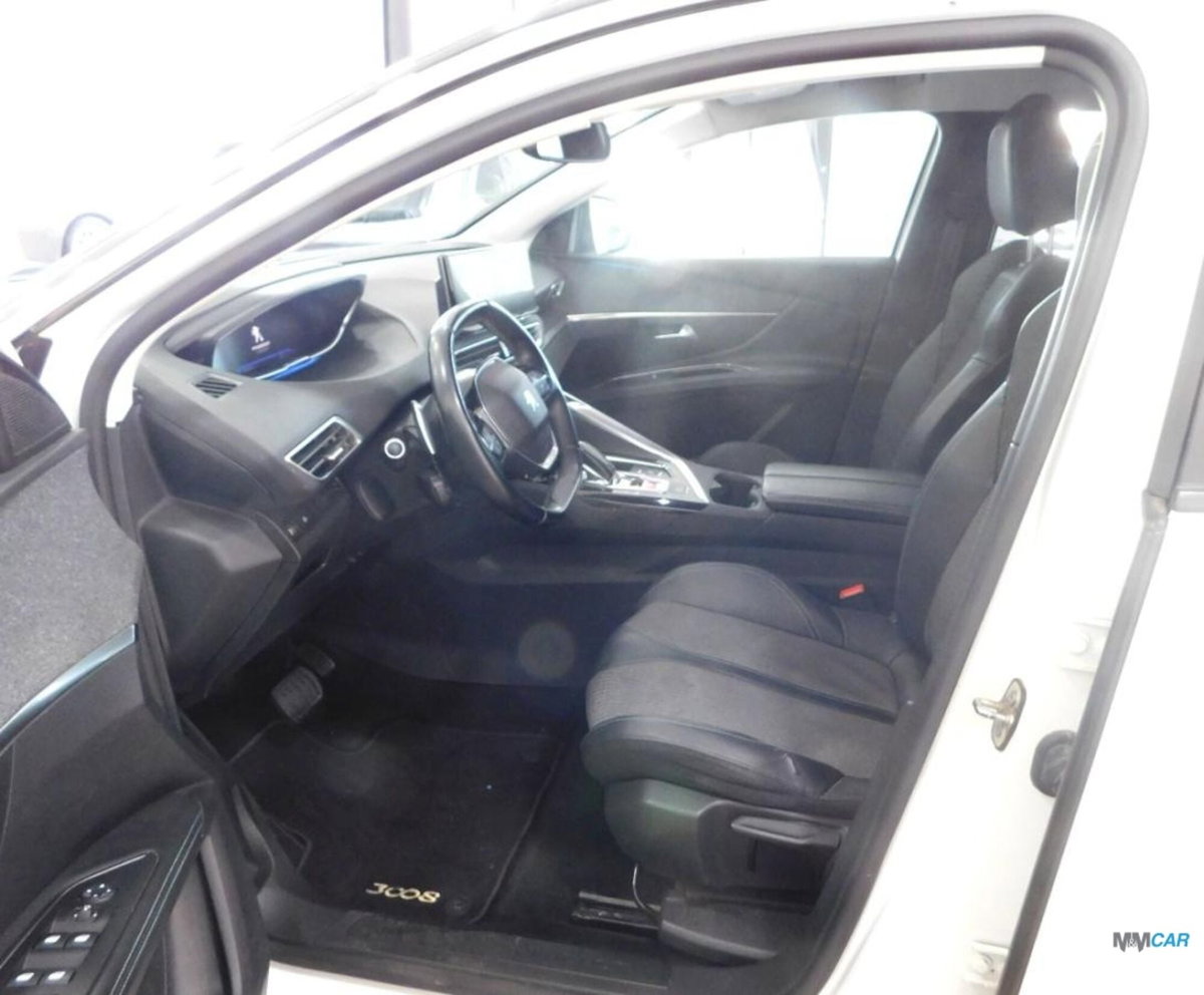 Peugeot 3008 BlueHDi 130 S&S EAT8 Allure Pack (9)