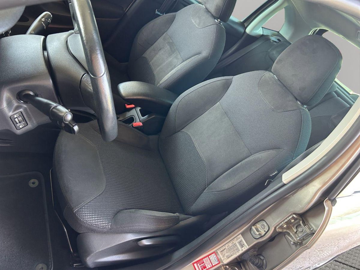 Citroen C3 1.4 HDi 70 FAP Exclusive Style (11)