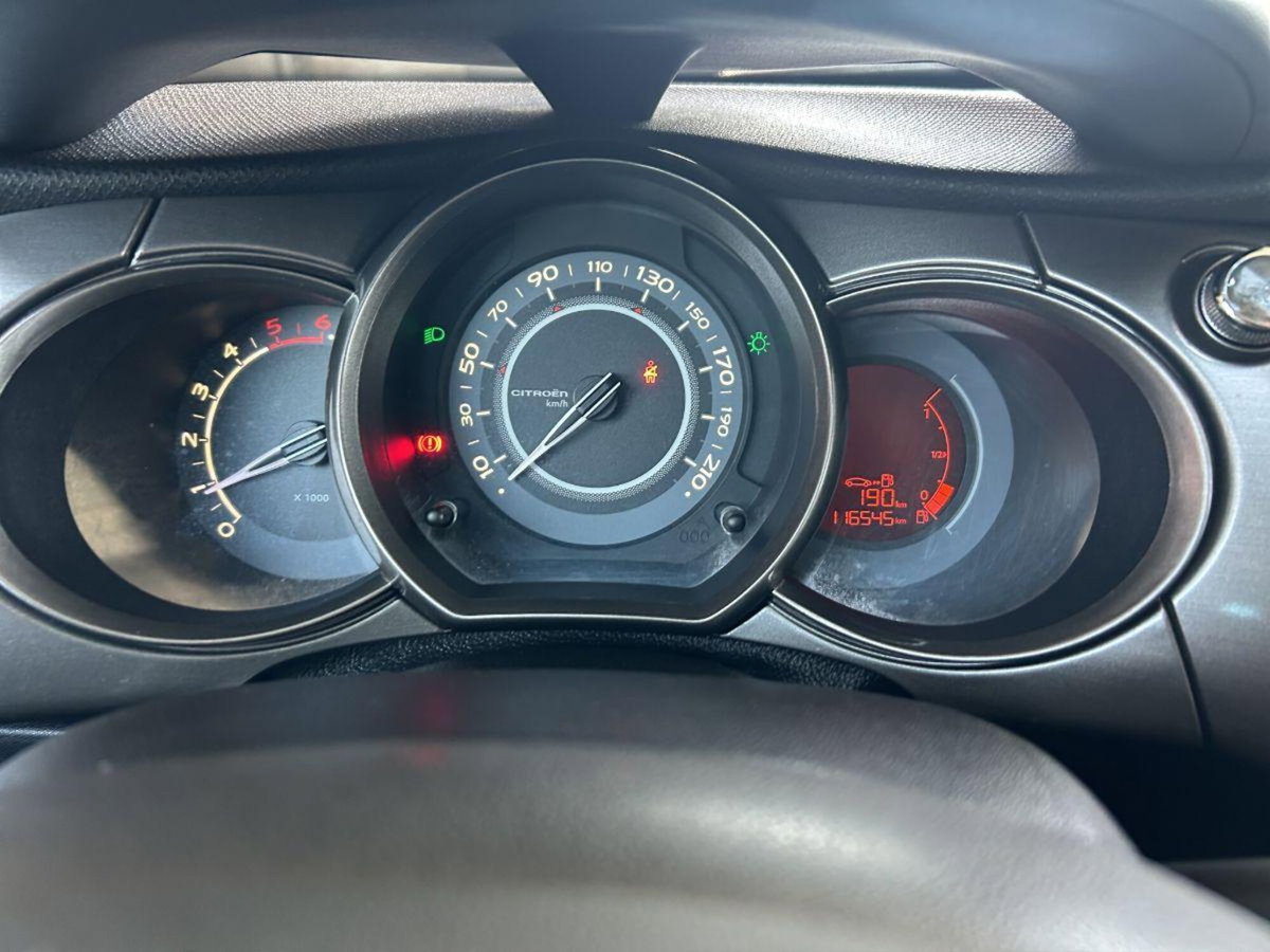 Citroen C3 1.4 HDi 70 FAP Exclusive Style (18)