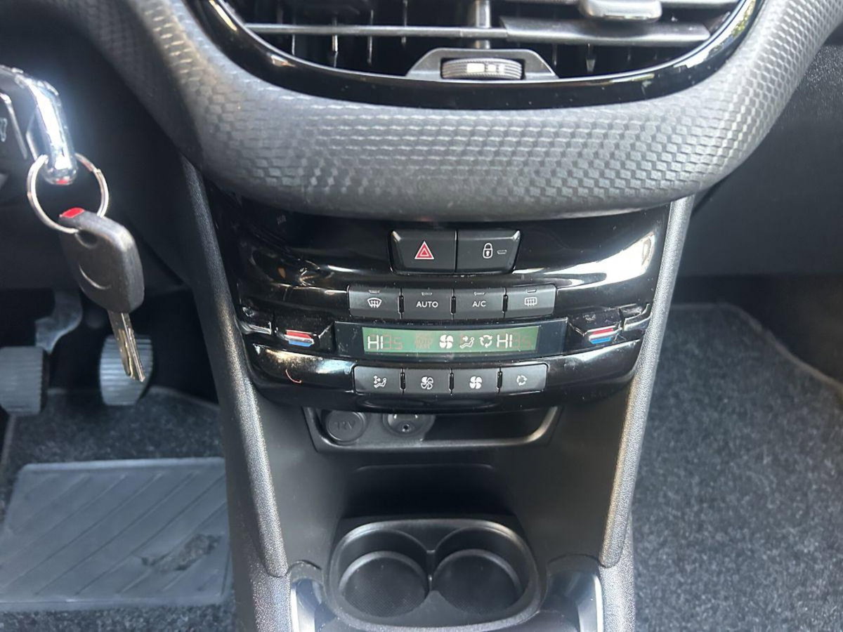 Peugeot 208 75 5 porte Allure (16)