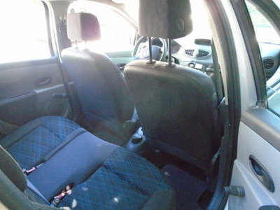 Renault Clio cat 5 porte RN (15)