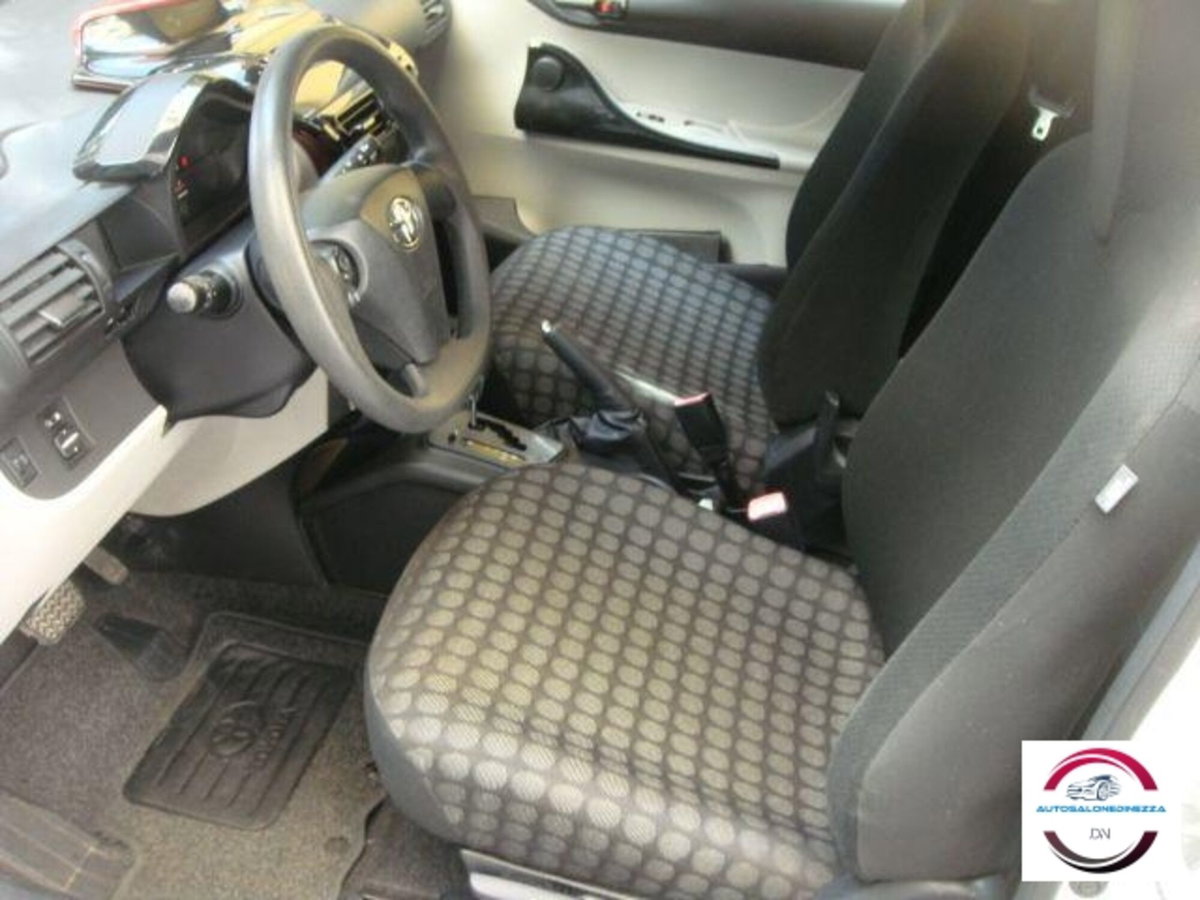 Toyota iQ 1.0 CVT Trend (7)