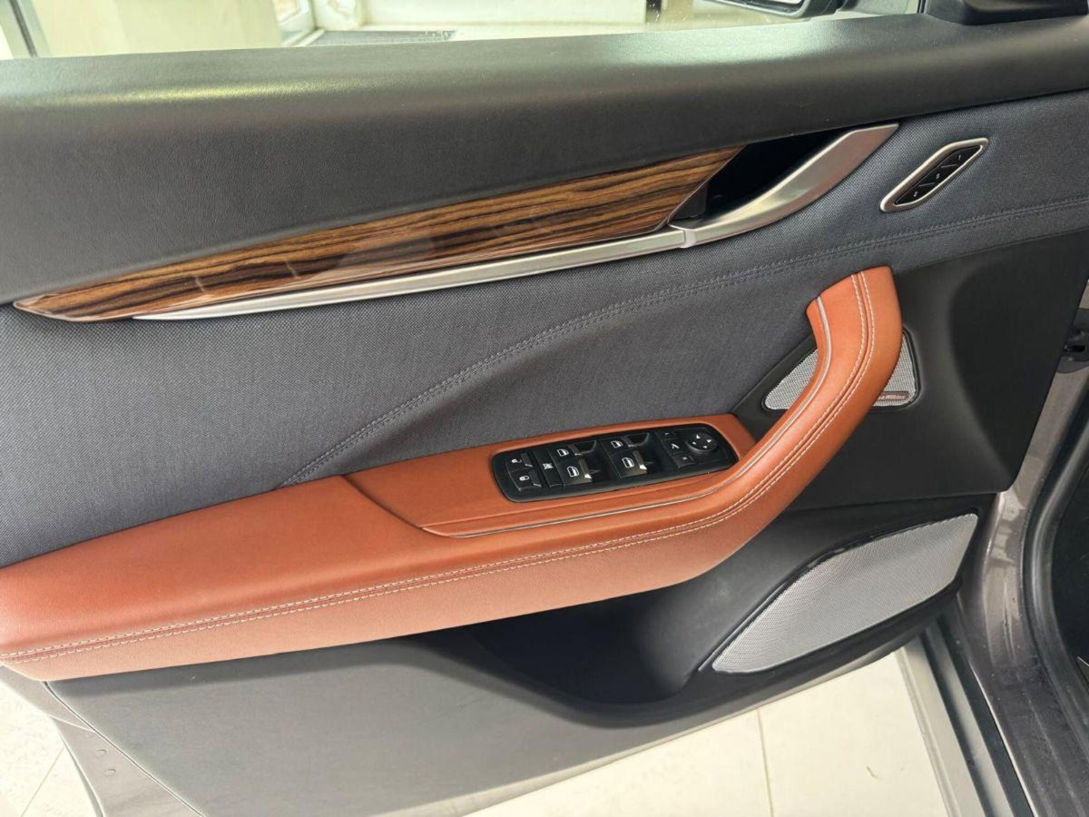 Maserati Levante Levante V6 Diesel 275 CV AWD Granlusso (12)