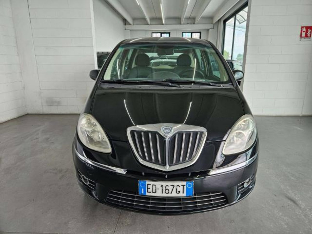 Lancia Musa Argento (2)