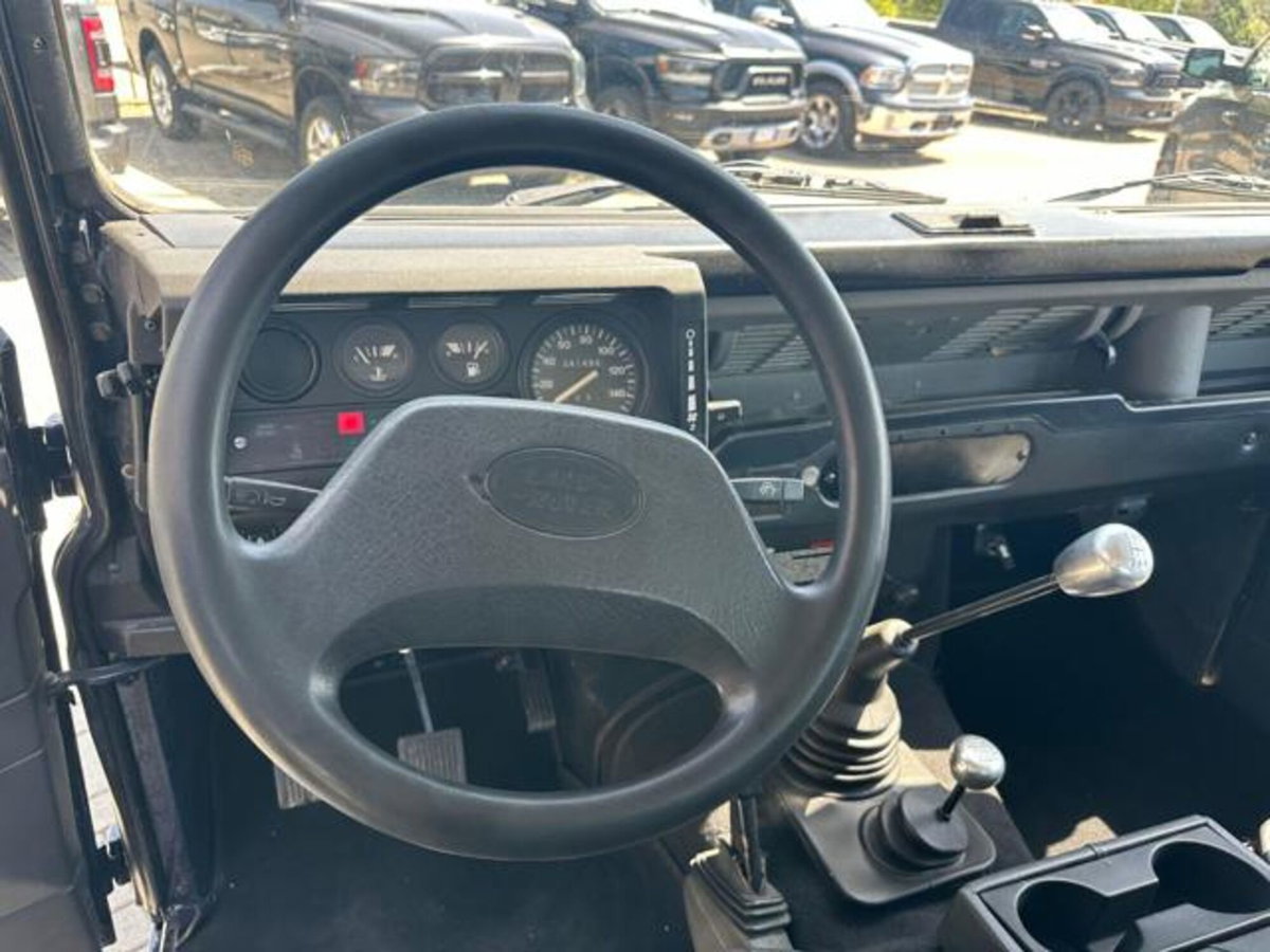 Land Rover Defender 90 2.5 Tdi Hard-top (7)