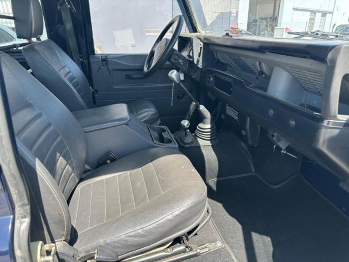 Land Rover Defender 90 2.5 Tdi Hard-top (9)