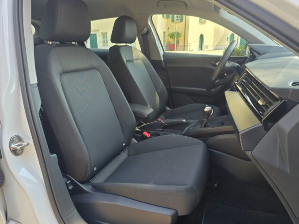 Audi A1 allstreet 30 1.0 tfsi Business 116cv s tronic (13)