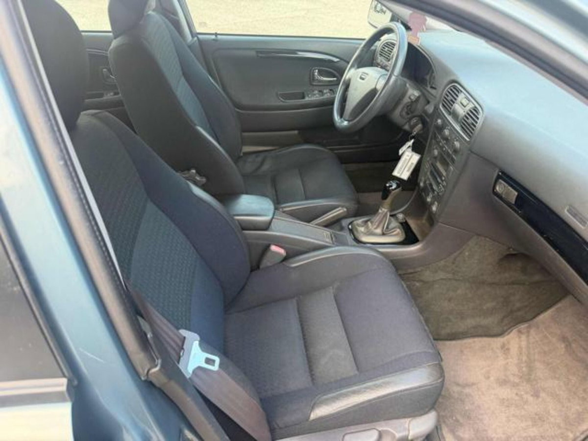 Volvo V40 1.9 D cat (18)