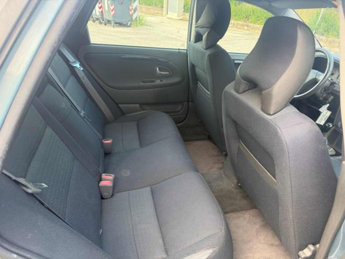 Volvo V40 1.9 D cat (19)