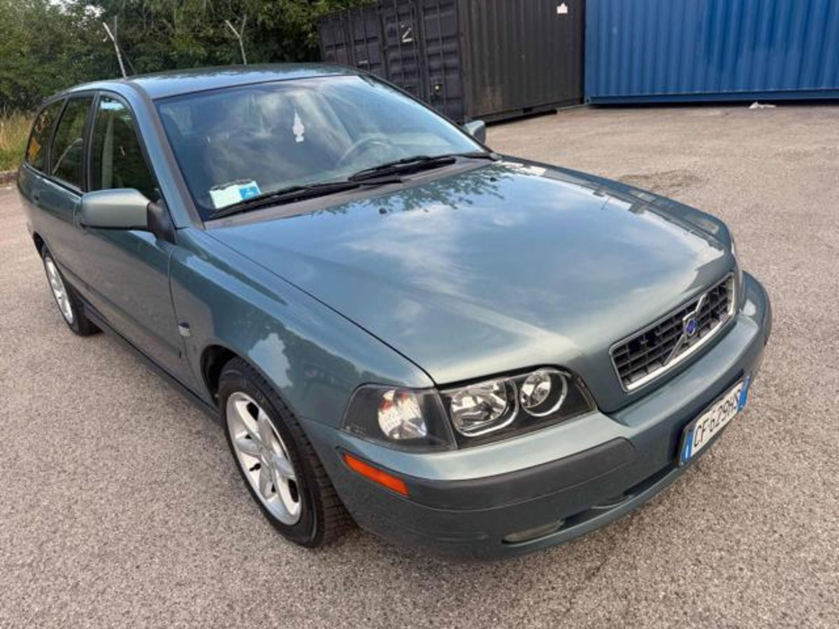 Volvo V40 1.9 D cat (2)