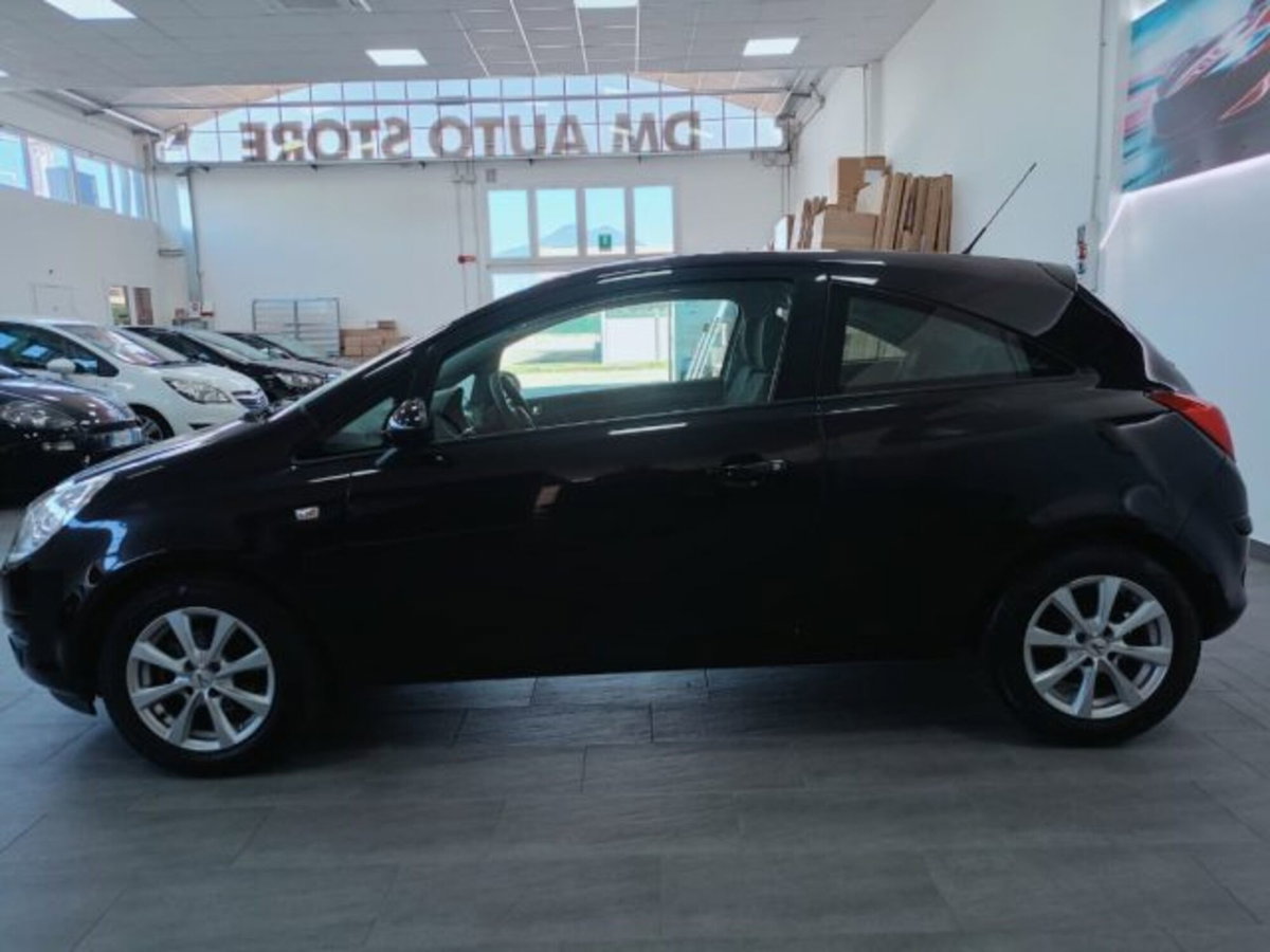 Opel Corsa 1.4 16V 3 porte aut. Enjoy (8)