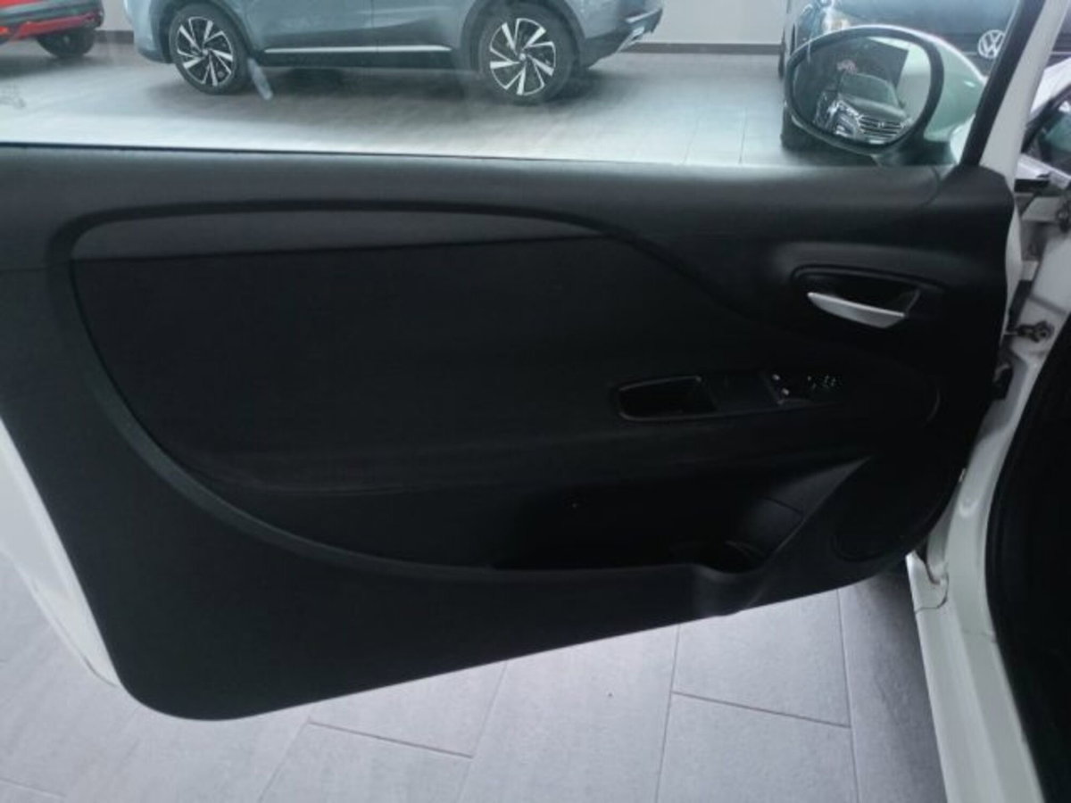 Fiat Punto 1.4 8V 3 porte Natural Power Easy (11)