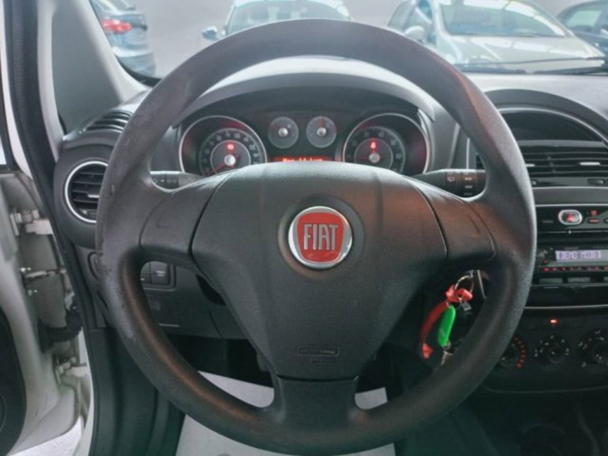 Fiat Punto 1.4 8V 3 porte Natural Power Easy (13)
