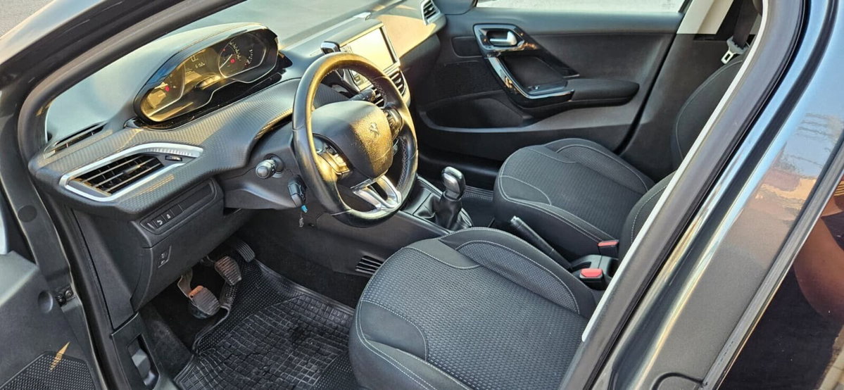 Peugeot 208 75 5 porte Allure (5)