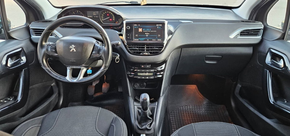 Peugeot 208 75 5 porte Allure (7)
