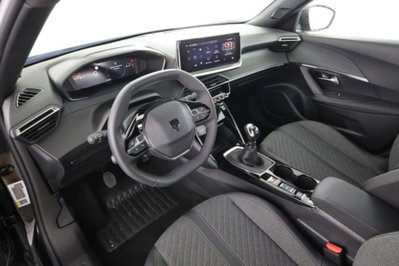 Peugeot 2008 PureTech 100 S&S Allure (2)