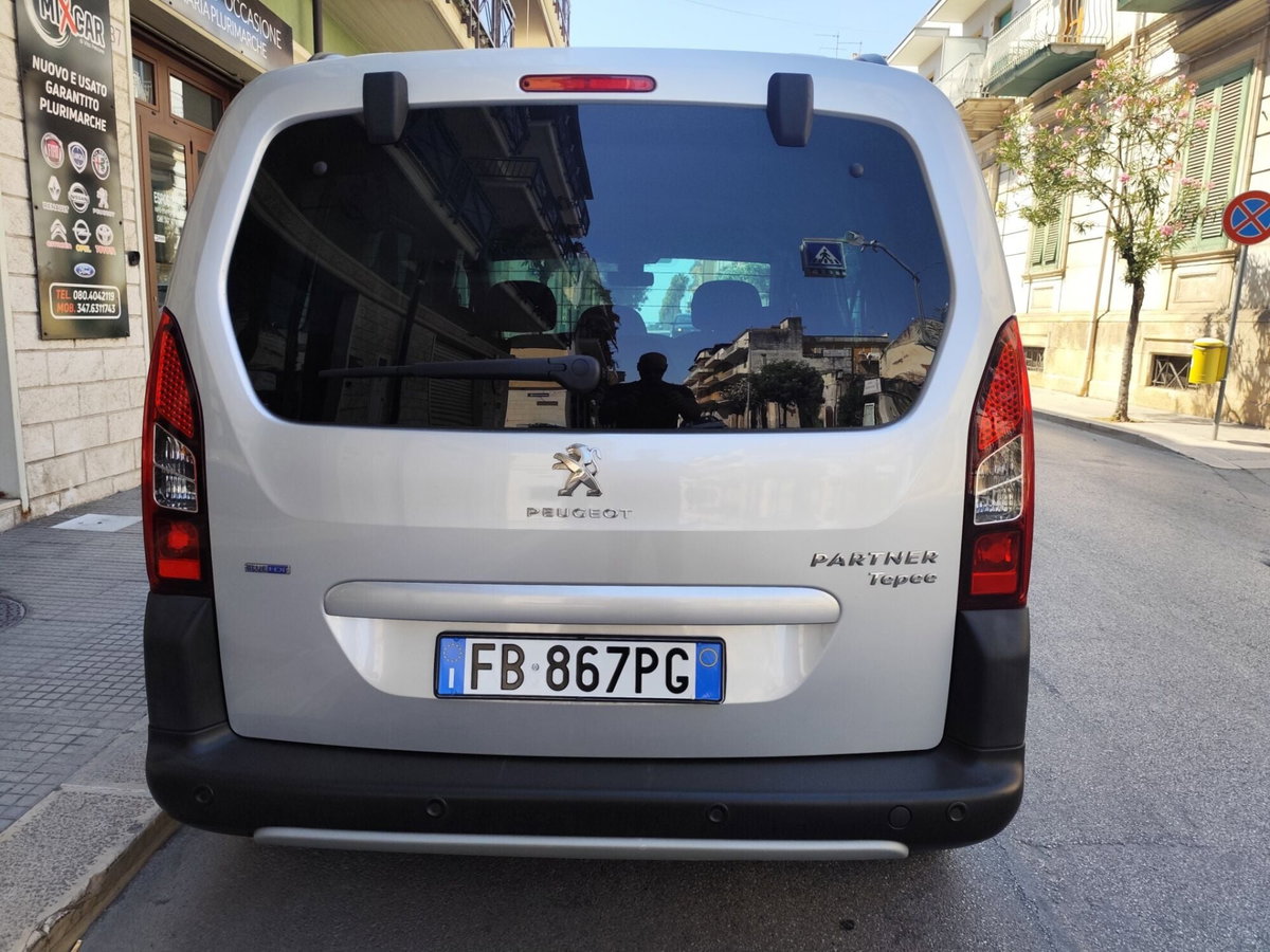 Peugeot Partner BlueHDi 100 Outdoor (6)