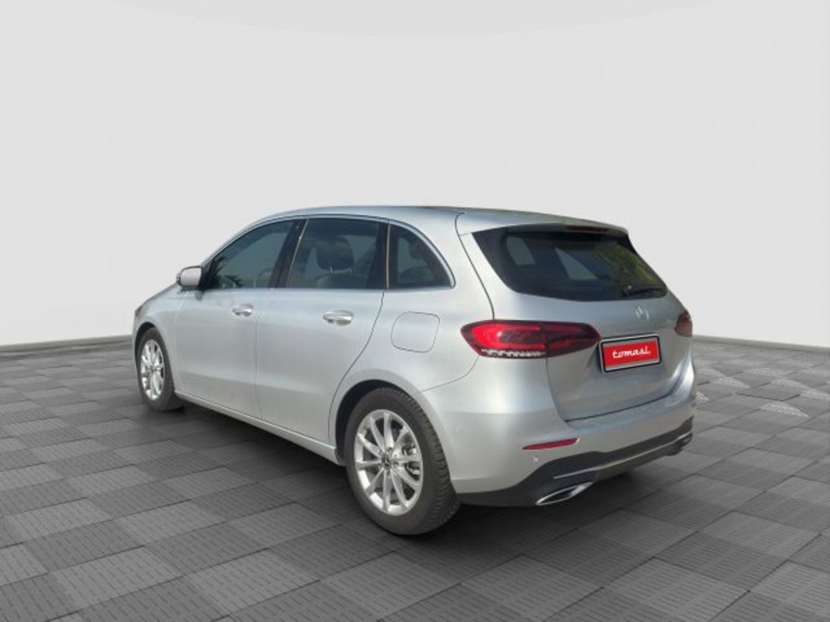 Mercedes-Benz CLA Shooting Brake 180 d Automatic Shooting Brake Sport (3)