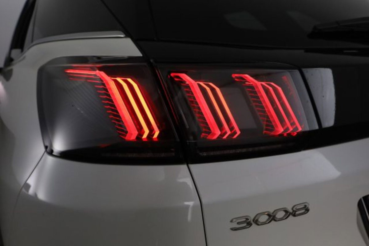 Peugeot 3008 BlueHDi 130 S&S EAT8 GT Pack (10)