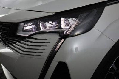 Peugeot 3008 BlueHDi 130 S&S EAT8 GT Pack (9)