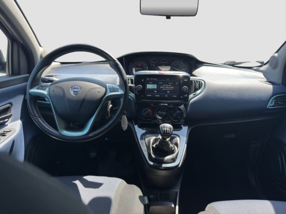 Lancia Ypsilon 1.0 FireFly 5 porte S&S Hybrid Ecochic Silver (11)