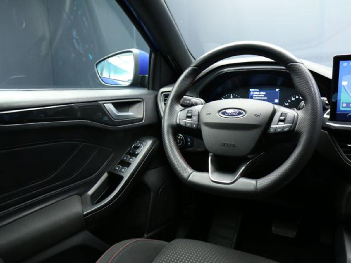 Ford Focus Station Wagon 1.5 EcoBlue 115 CV automatico SW ST-Line Design (13)