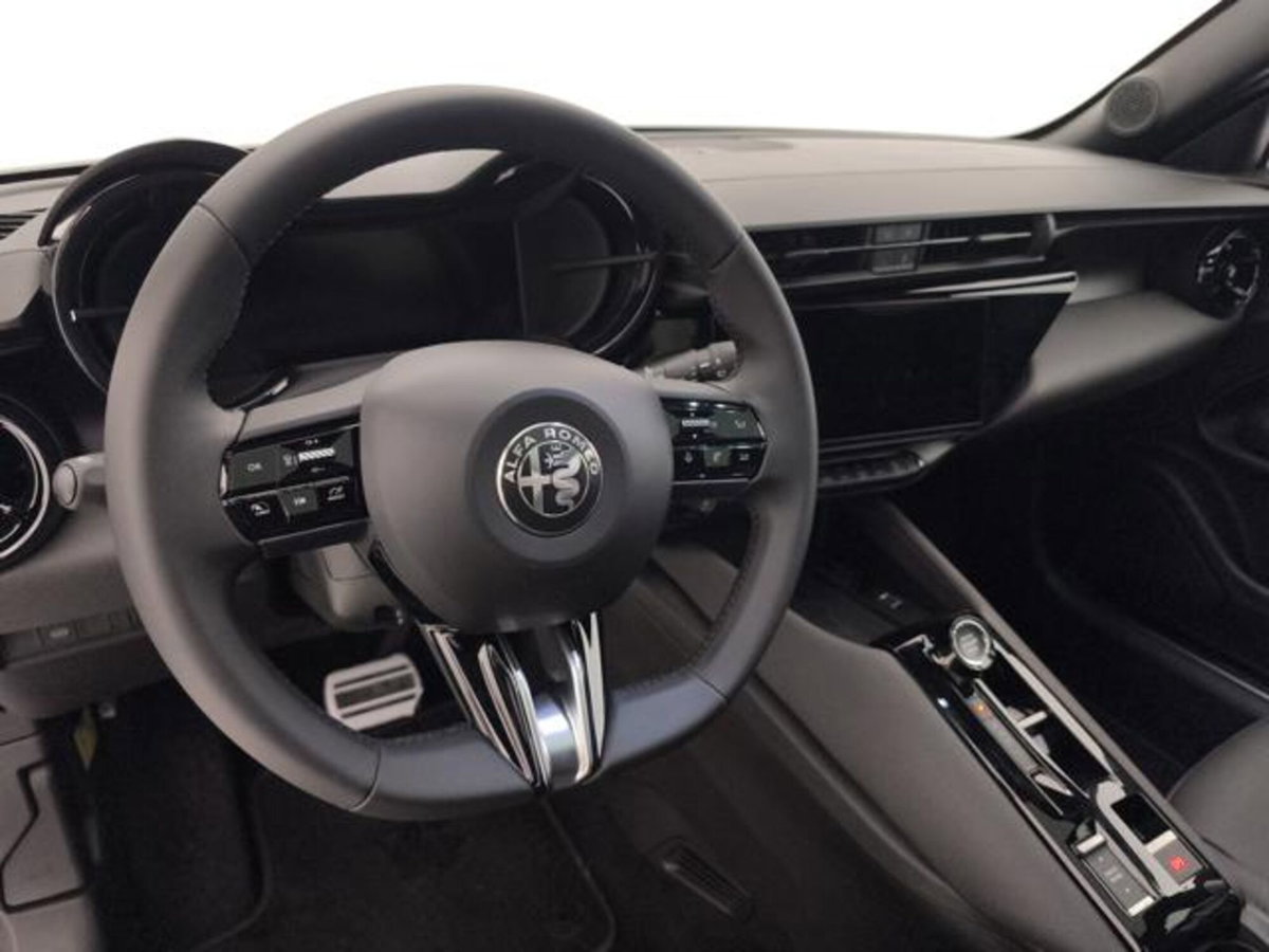 Alfa Romeo Junior 1.2 ibrida Ti 145cv edct6 (10)