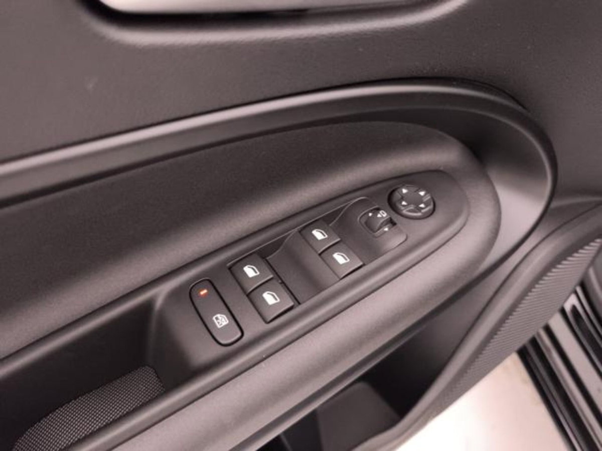 Alfa Romeo Junior 1.2 ibrida Ti 145cv edct6 (19)