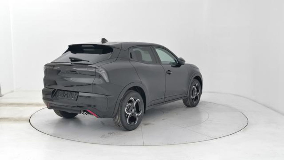 Alfa Romeo Junior 1.2 ibrida Ti 145cv edct6 (5)