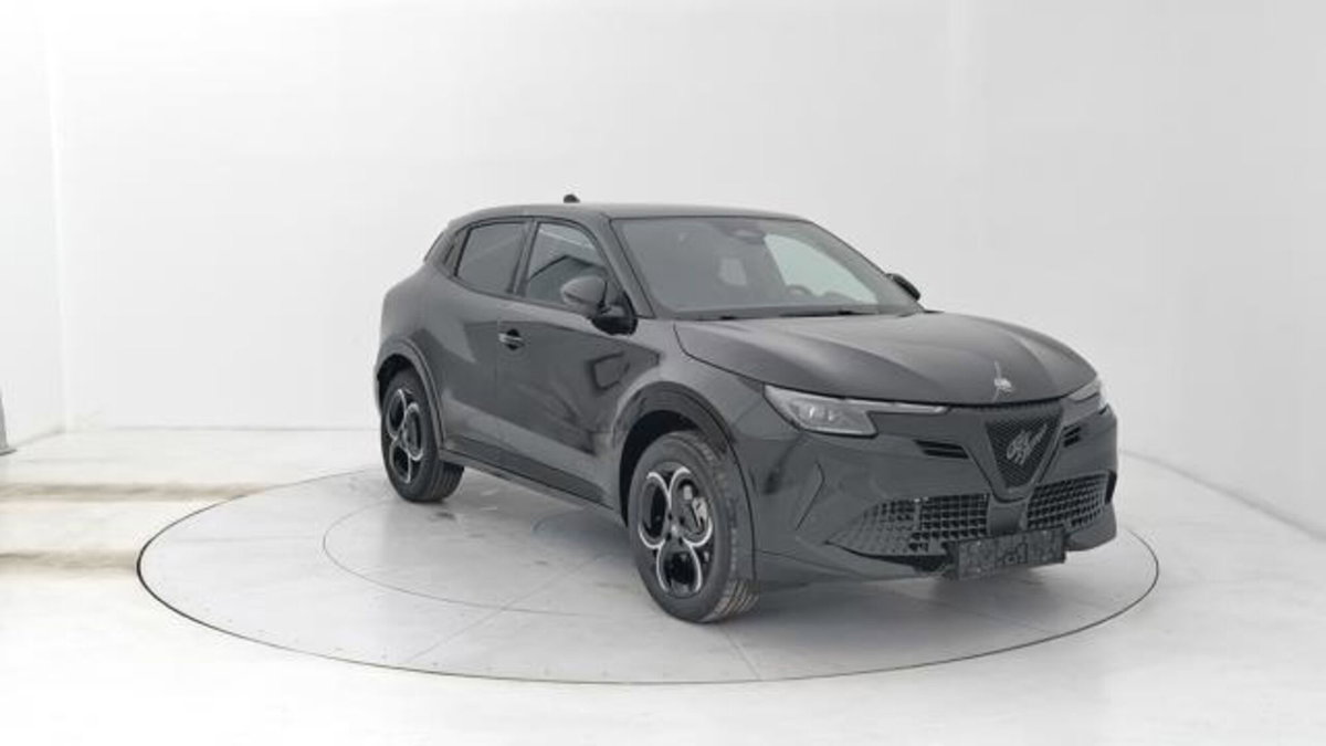 Alfa Romeo Junior 1.2 ibrida Ti 145cv edct6 (7)