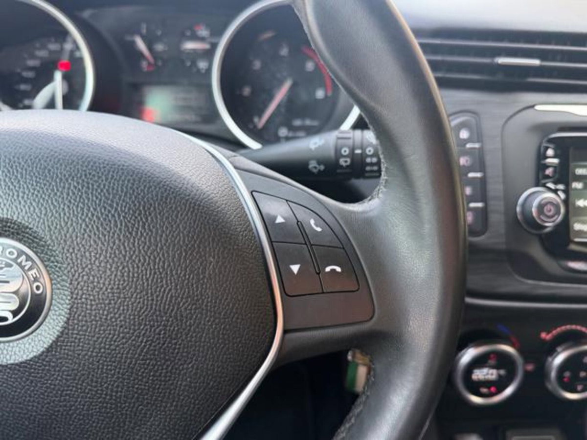 Alfa Romeo Giulietta 2.0 JTDm Giulietta 150cv (16)